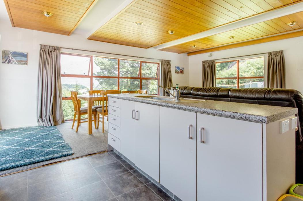 Hot Tub And Views Over Central Queenstown - Entire Holiday House Eksteriør bilde